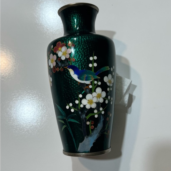 Stunning Vintage antique
Japanese enamel cloisonne vases 835 - Picture 6 of 9